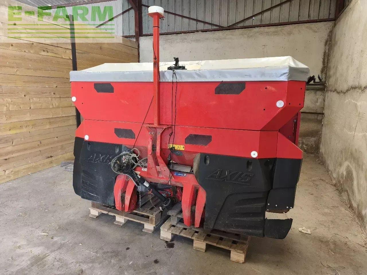 Düngerstreuer типа Kuhn axis 40.2 m-emc, Gebrauchtmaschine в CHAUVONCOURT (Фотография 1)