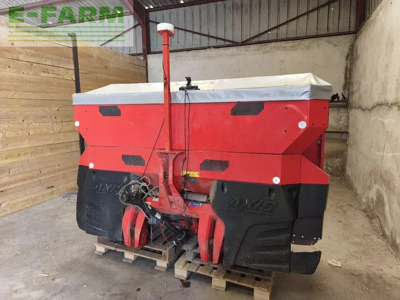 Düngerstreuer типа Kuhn axis 40.2 m-emc, Gebrauchtmaschine в CHAUVONCOURT (Фотография 2)