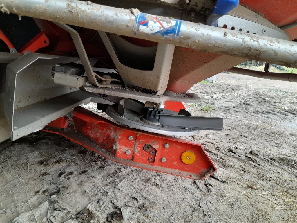 Düngerstreuer типа Kuhn Axis 40.2 MEMC, Gebrauchtmaschine в SAINT LOUP (Фотография 5)