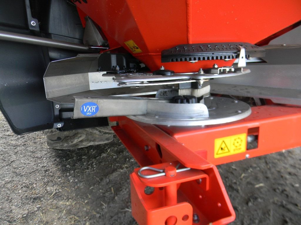 Düngerstreuer tipa Kuhn AXIS 50.2 HEMCW, Gebrauchtmaschine u ENNEZAT (Slika 2)