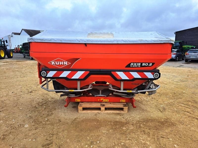 Düngerstreuer del tipo Kuhn AXIS 50.2 MEMC-W, Gebrauchtmaschine In SAINT-GERMAIN DU PUY (Immagine 3)