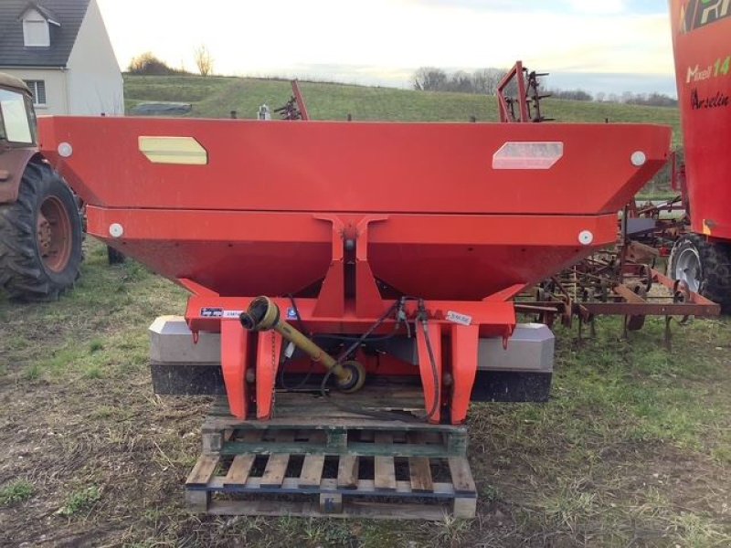 Düngerstreuer типа Kuhn AXIS201K, Gebrauchtmaschine в les hayons (Фотография 5)