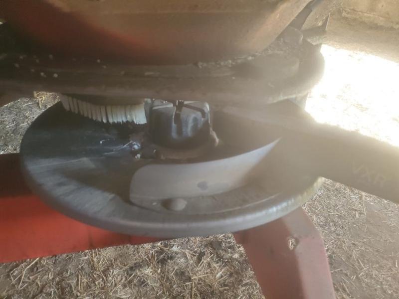 Düngerstreuer of the type Kuhn AXIS40.1WT25, Gebrauchtmaschine in BRAY en Val (Picture 5)