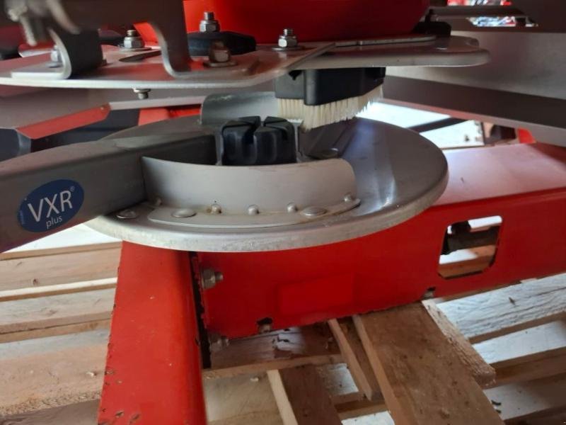 Düngerstreuer of the type Kuhn AXIS50-1H-EMC-W, Gebrauchtmaschine in CHAUMONT (Picture 4)