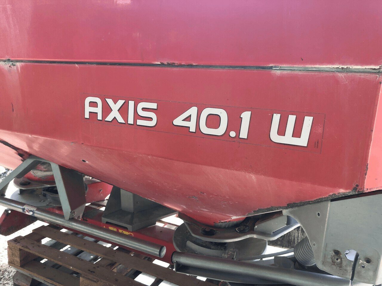 Düngerstreuer of the type Kuhn DISTRIBUTEUR AXIS 40.1, Gebrauchtmaschine in ST CLEMENT DE LA PLACE (Picture 7)