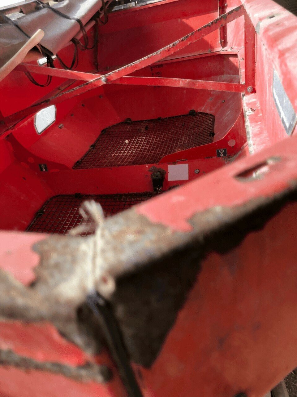 Düngerstreuer of the type Kuhn DISTRIBUTEUR AXIS 40.1, Gebrauchtmaschine in ST CLEMENT DE LA PLACE (Picture 3)