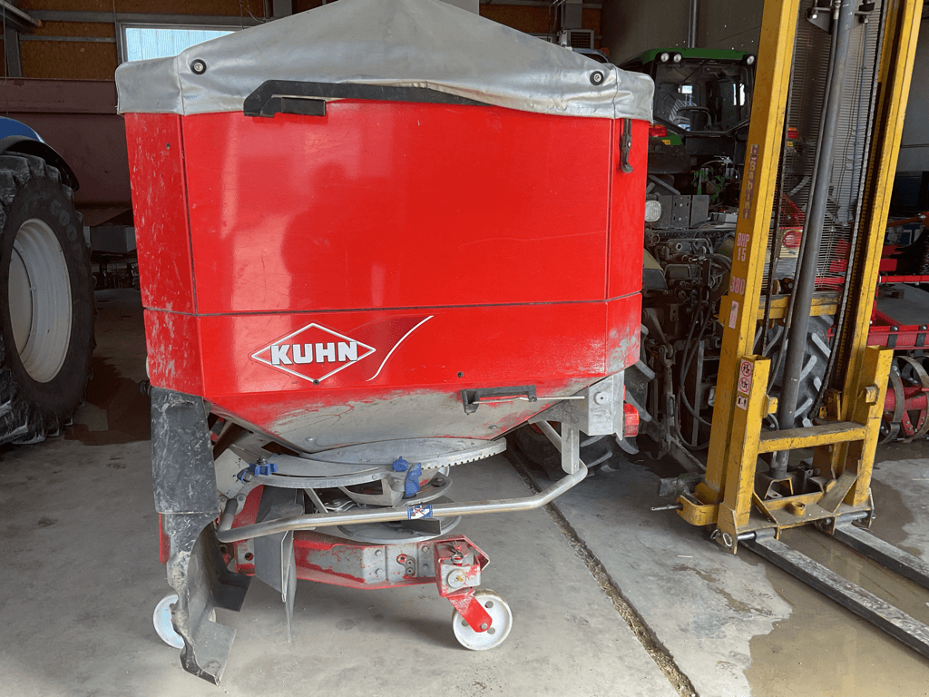 Düngerstreuer типа Kuhn DISTRIBUTEUR D'ENGRAIS, Gebrauchtmaschine в SAINT ANDIOL (Фотография 7)