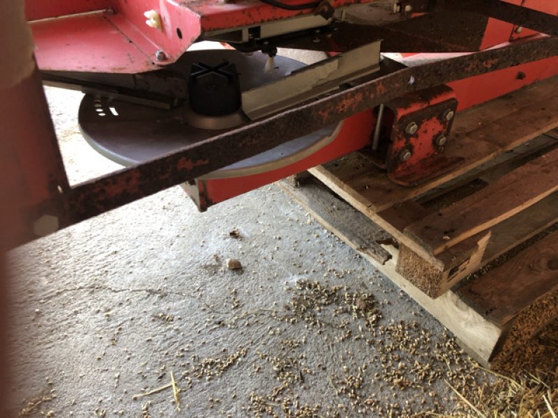 Düngerstreuer des Typs Kuhn MDS 1121, Gebrauchtmaschine in Val Mont (Bild 7)