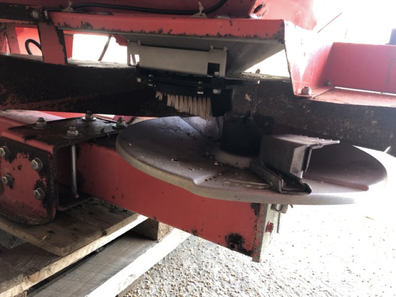 Düngerstreuer des Typs Kuhn MDS 1121, Gebrauchtmaschine in Val Mont (Bild 6)