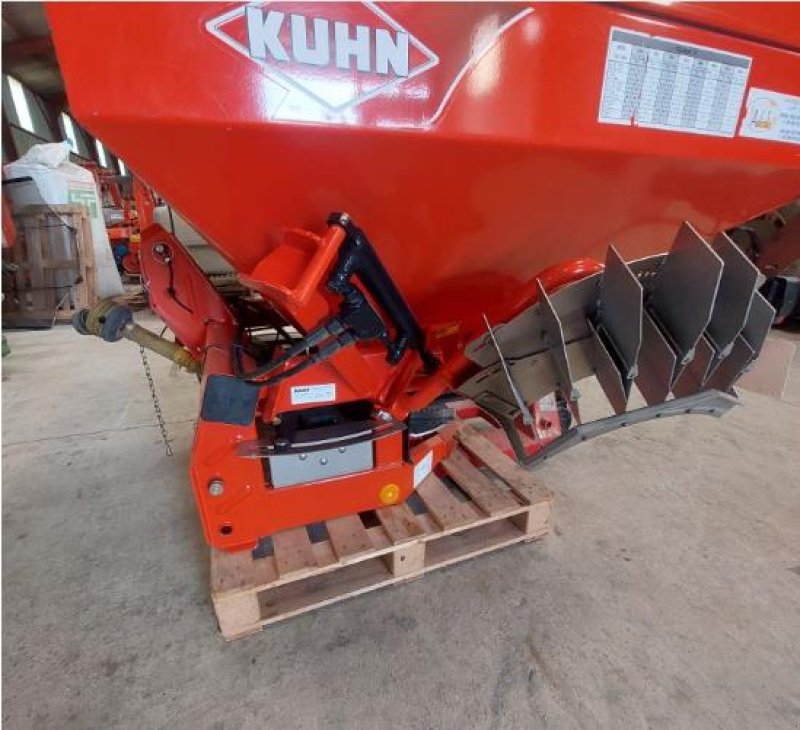 Düngerstreuer des Typs Kuhn MDS 935 QM, Gebrauchtmaschine in MORHANGE (Bild 2)