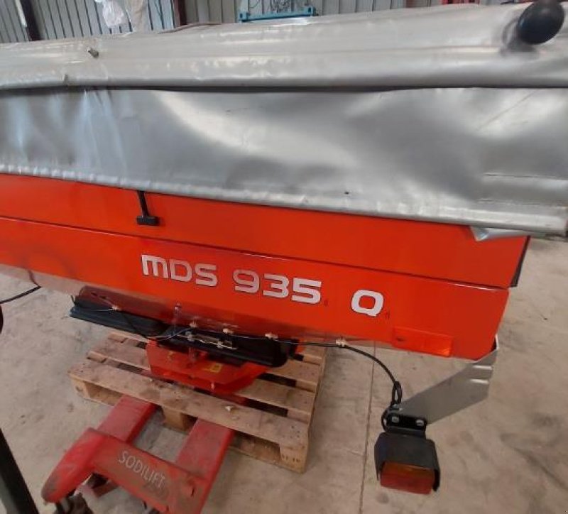Düngerstreuer des Typs Kuhn MDS 935 QM, Gebrauchtmaschine in MORHANGE (Bild 4)
