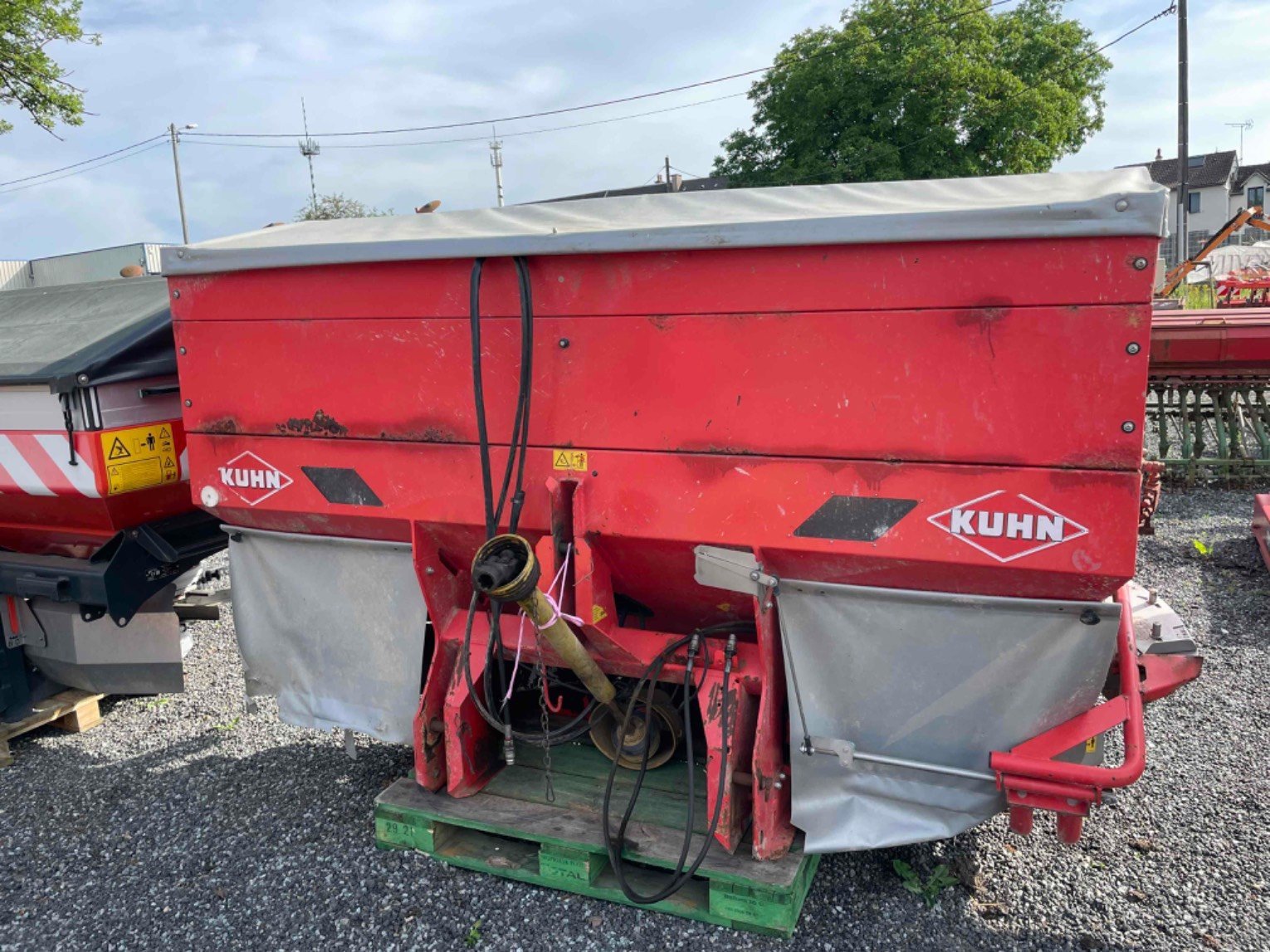 Düngerstreuer типа Kuhn MDS, Gebrauchtmaschine в LA SOUTERRAINE (Фотография 3)