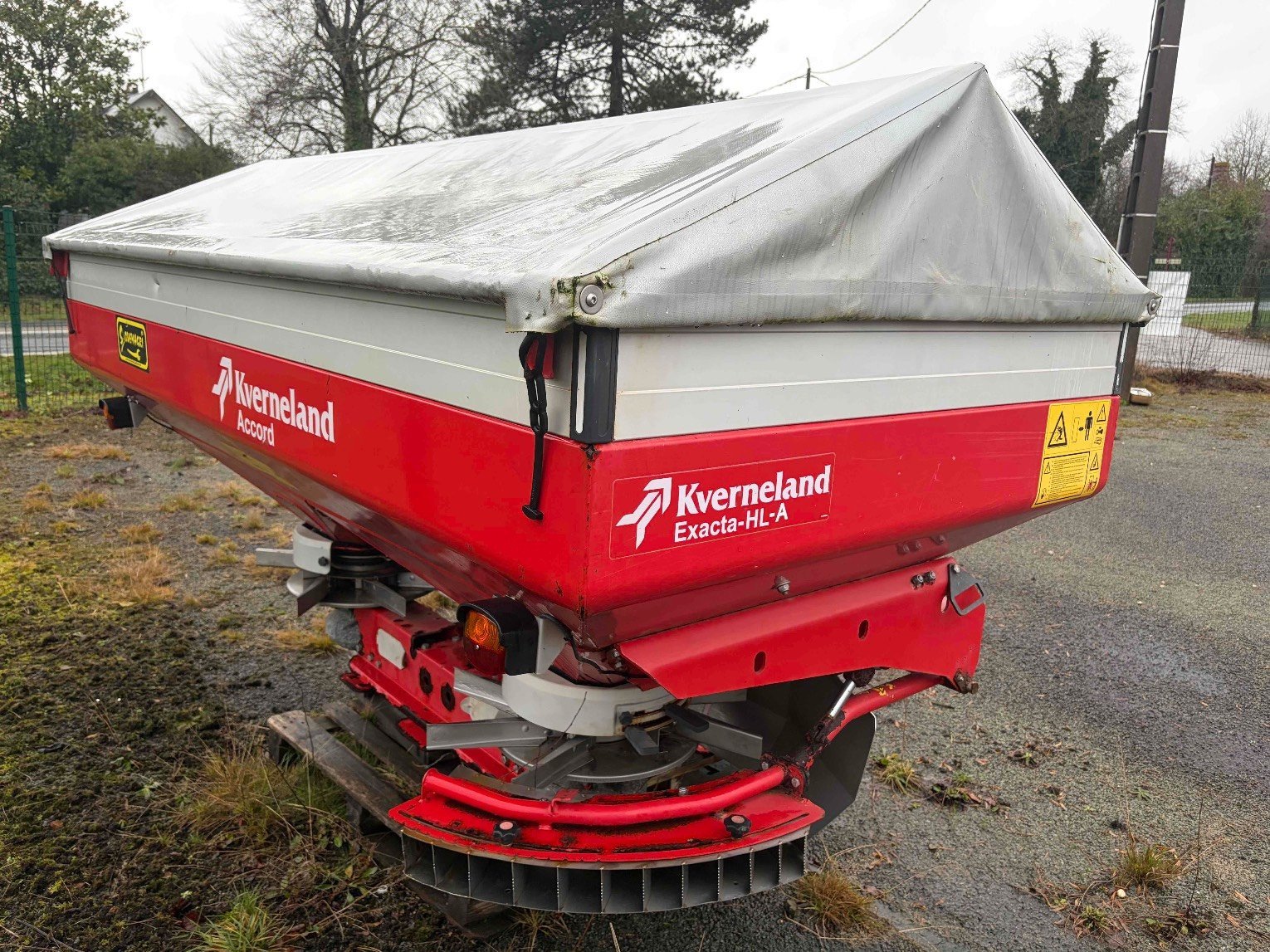 Düngerstreuer типа Kverneland Distributeur d'engrais [NON DEFINI] Kverneland, Gebrauchtmaschine в SAINT CLAIR SUR ELLE (Фотография 5)