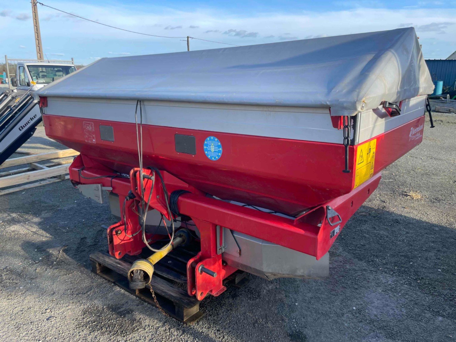 Düngerstreuer del tipo Kverneland Distributeur d'engrais [NON DEFINI] Kverneland, Gebrauchtmaschine In SAINT CLAIR SUR ELLE (Immagine 4)