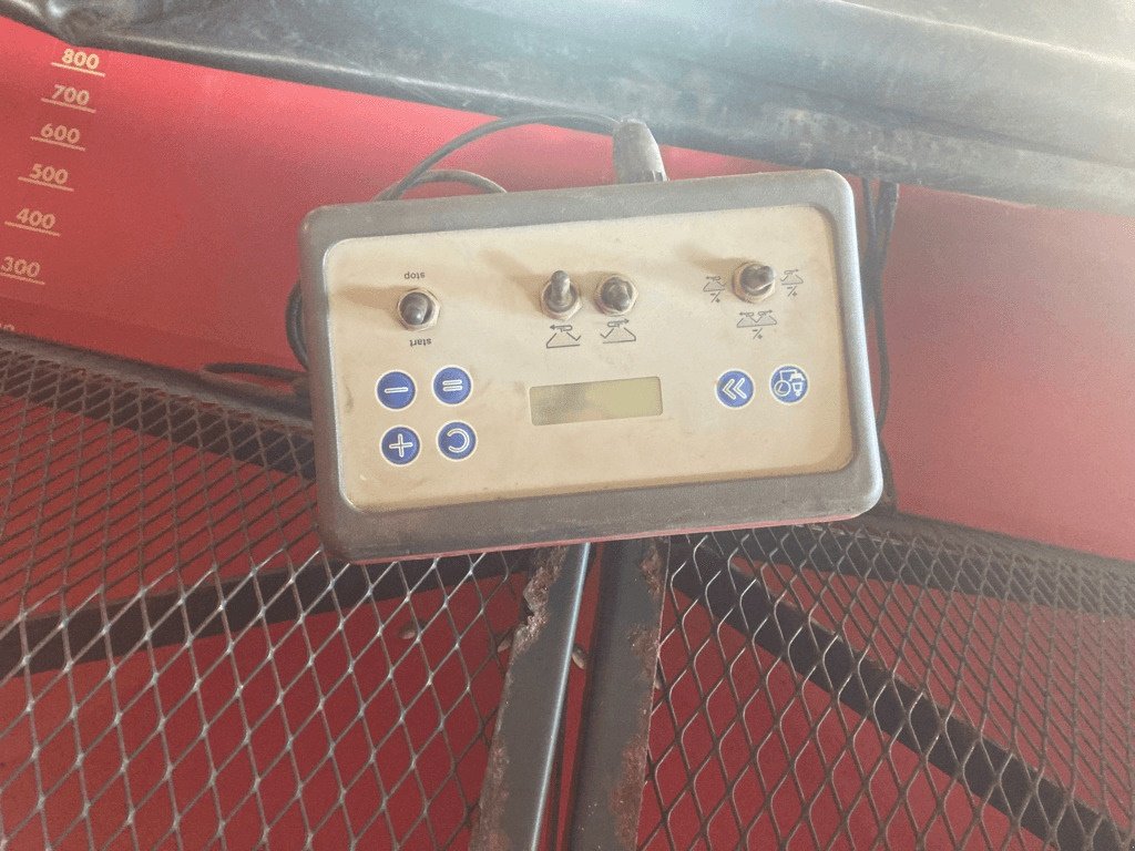 Düngerstreuer des Typs Kverneland DIVERS, Gebrauchtmaschine in ISIGNY-LE-BUAT (Bild 5)