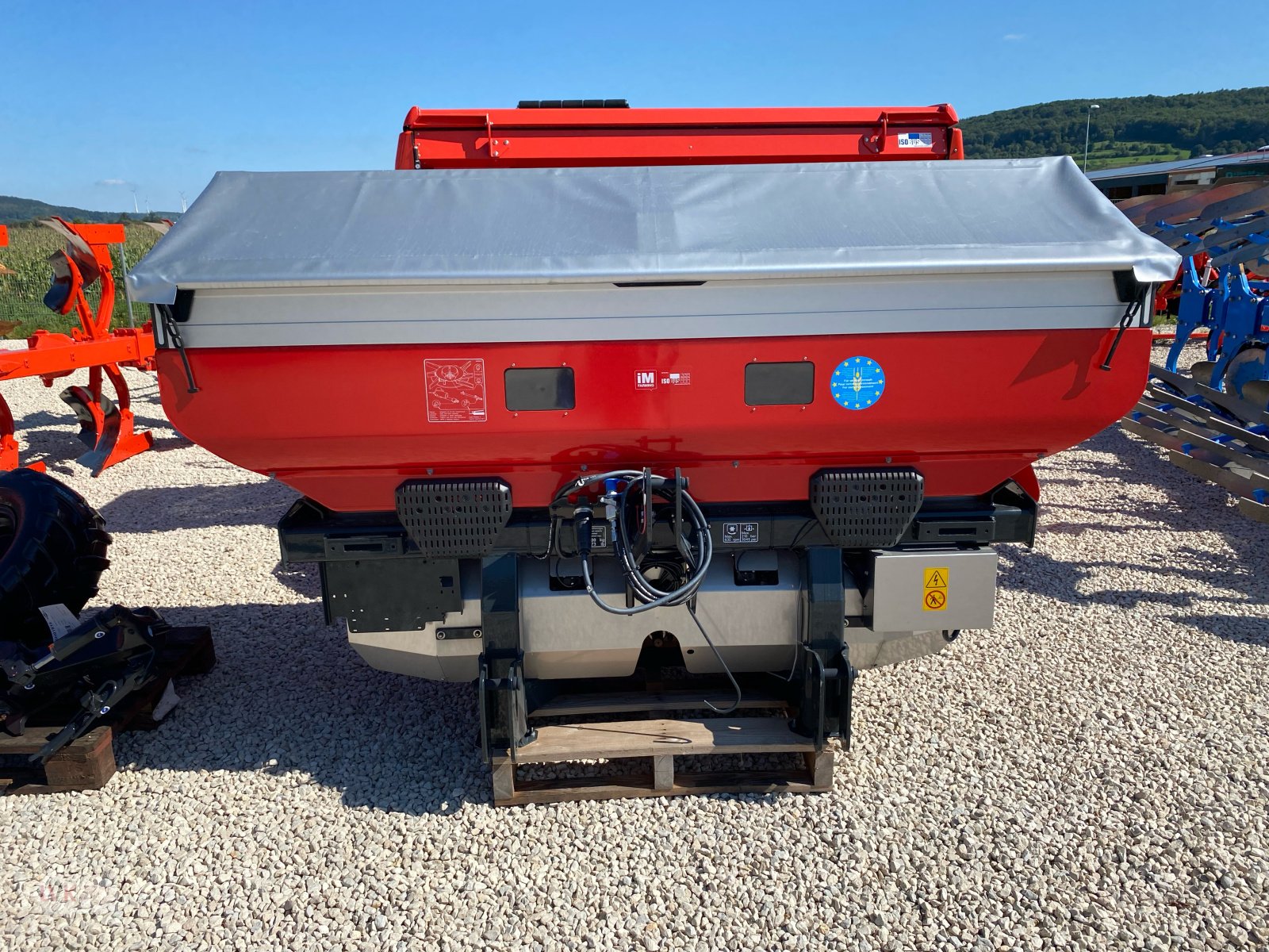 Düngerstreuer des Typs Kverneland Exacta CL-1300-GS, Neumaschine in Weißenburg (Bild 1)