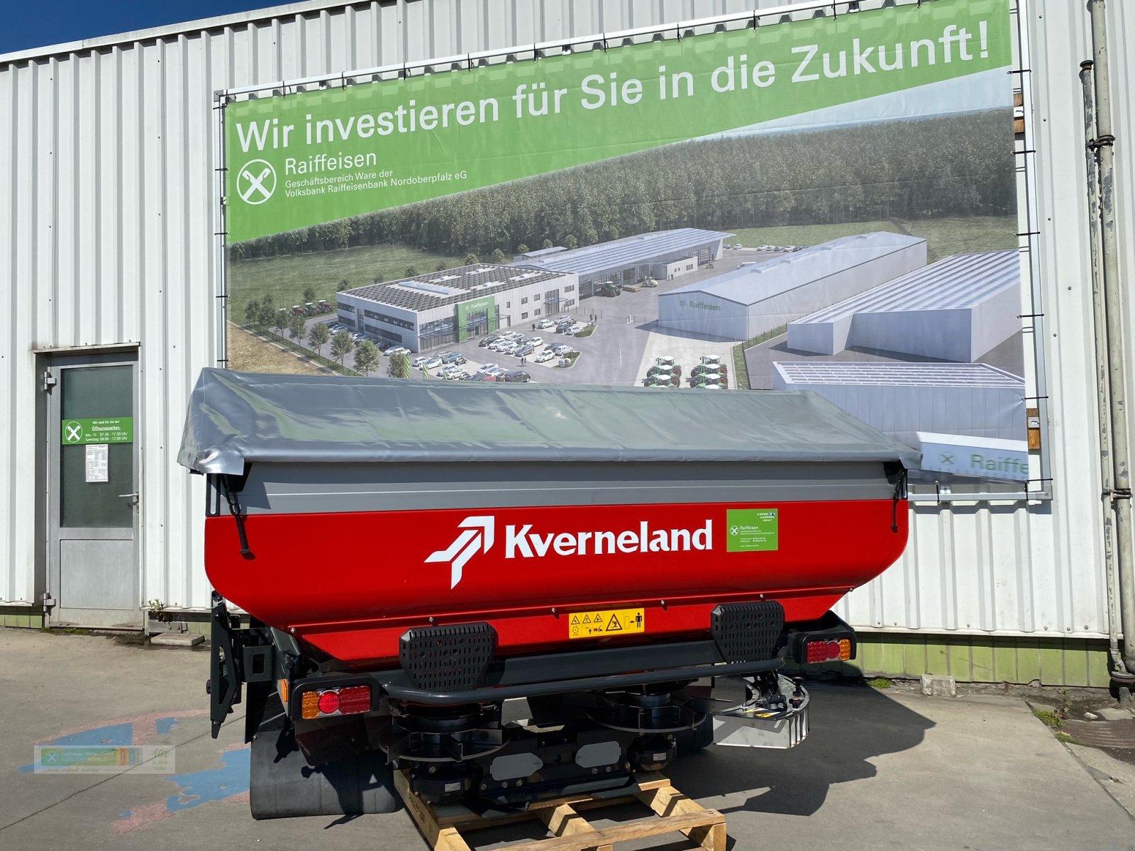 Düngerstreuer des Typs Kverneland Exacta CL GEOSPREAD, Neumaschine in Tirschenreuth (Bild 1)