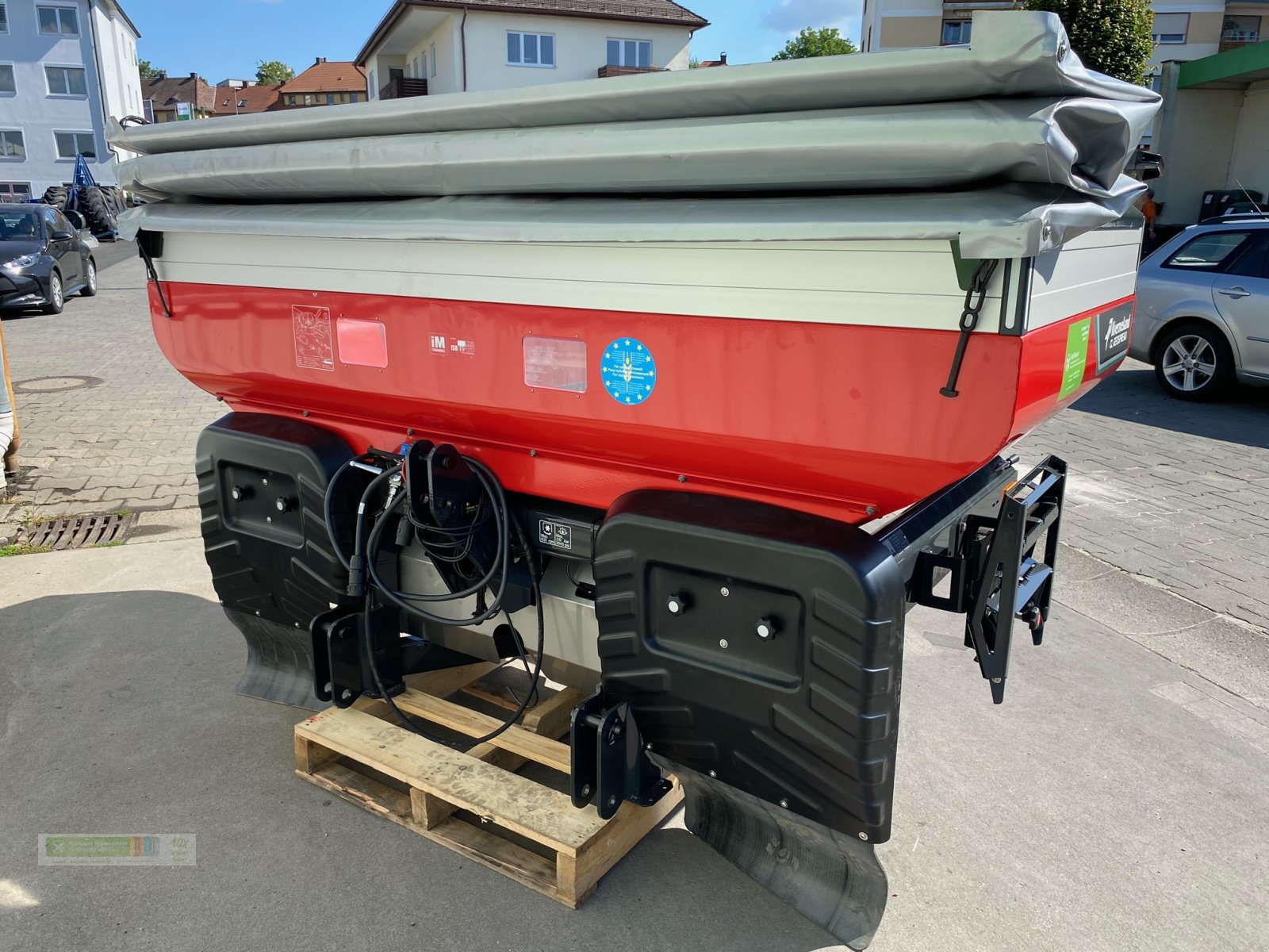 Düngerstreuer des Typs Kverneland Exacta CL GEOSPREAD, Neumaschine in Tirschenreuth (Bild 2)