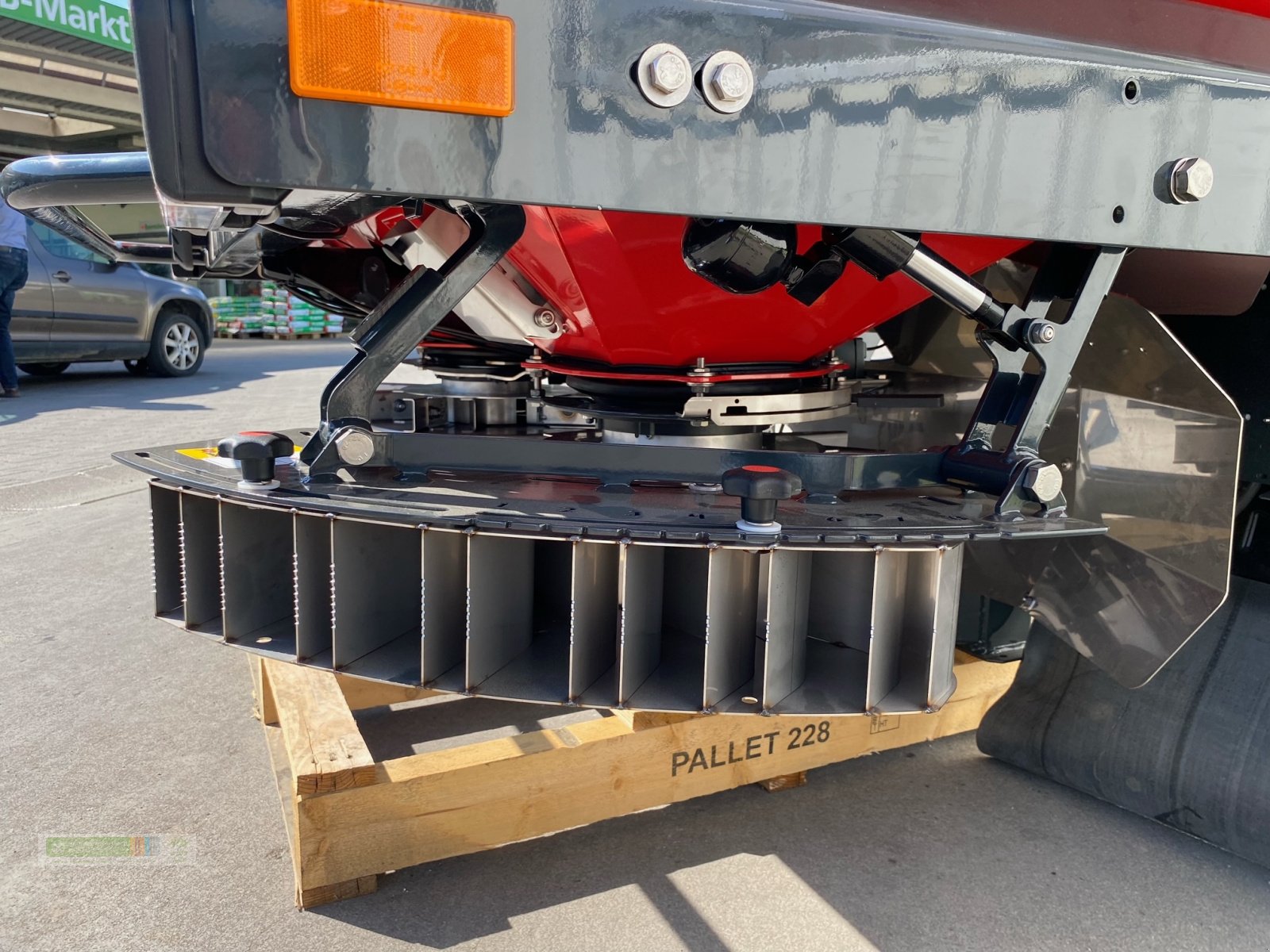 Düngerstreuer des Typs Kverneland Exacta CL GEOSPREAD, Neumaschine in Tirschenreuth (Bild 6)