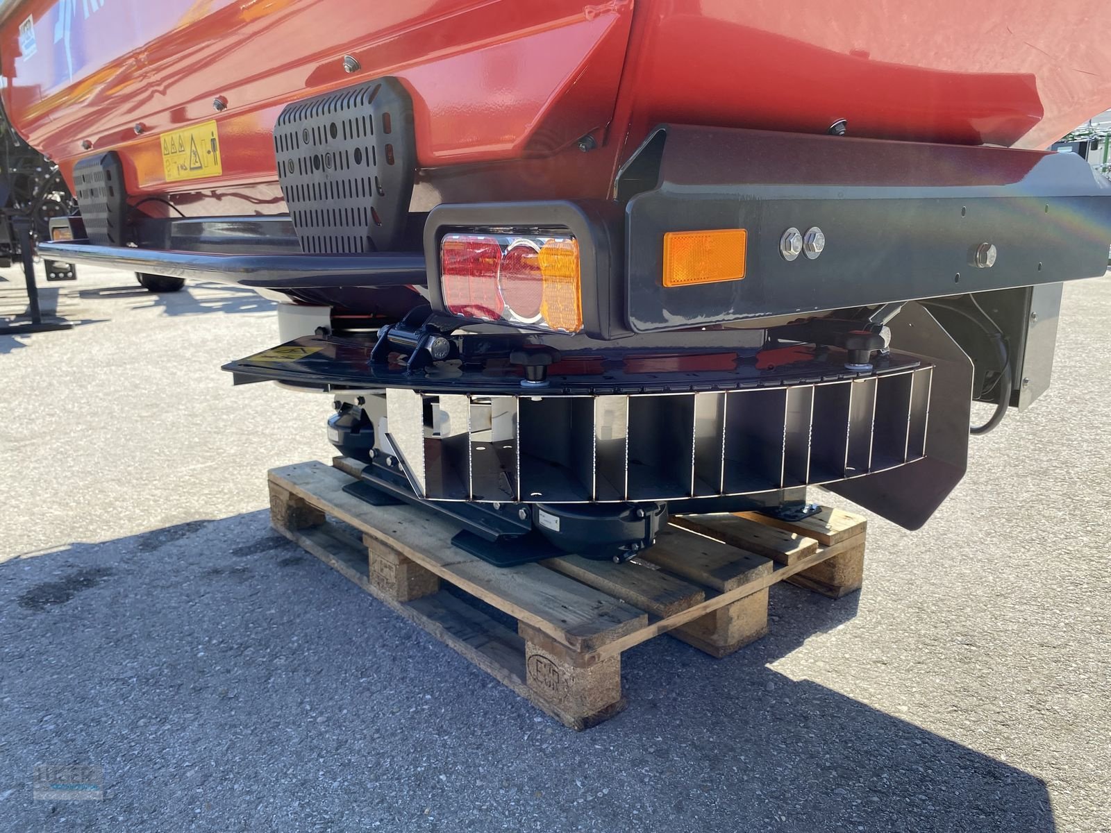 Düngerstreuer des Typs Kverneland EXACTA CL, Neumaschine in Niederkappel (Bild 4)