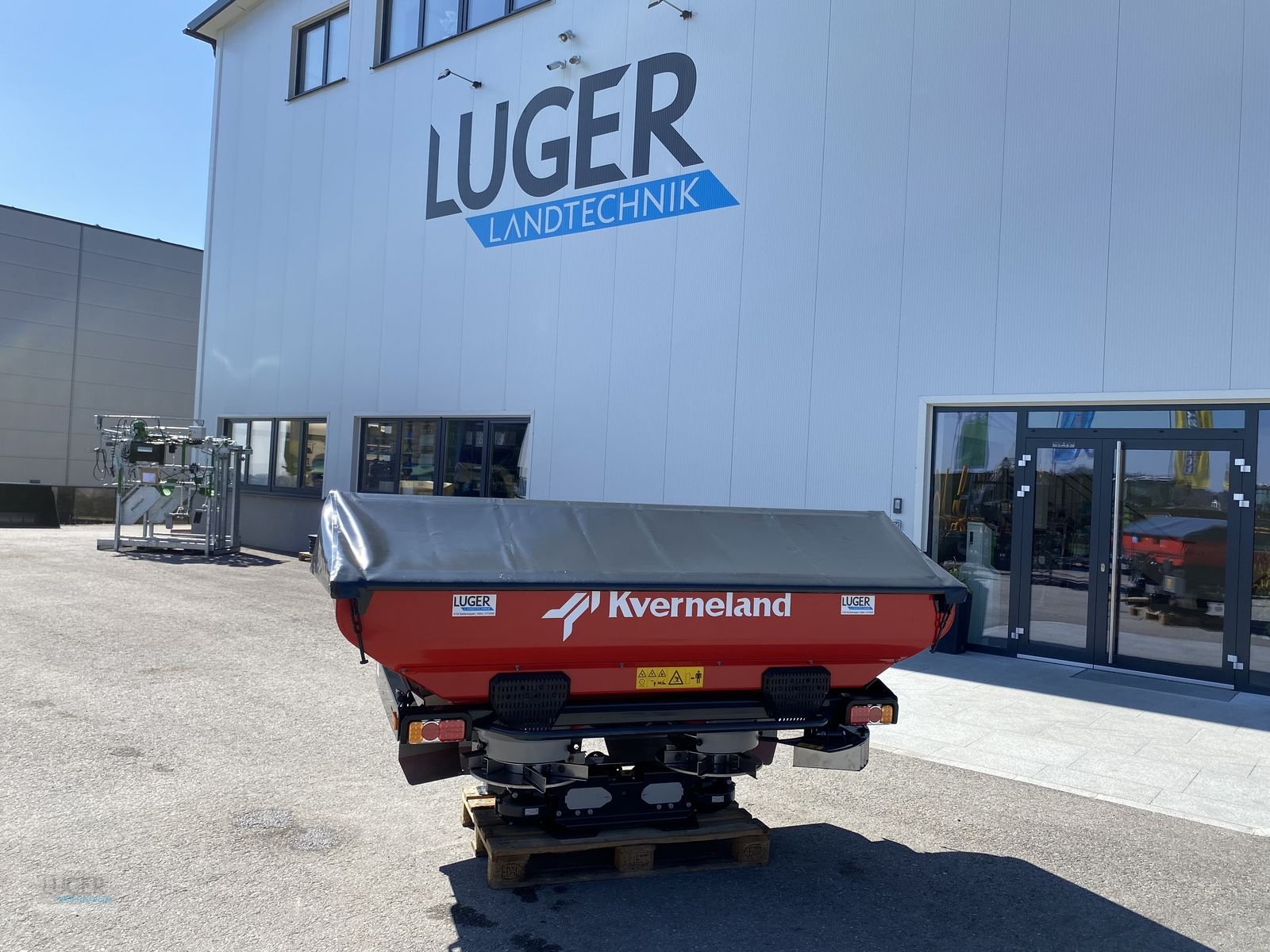 Düngerstreuer des Typs Kverneland EXACTA CL, Neumaschine in Niederkappel (Bild 1)