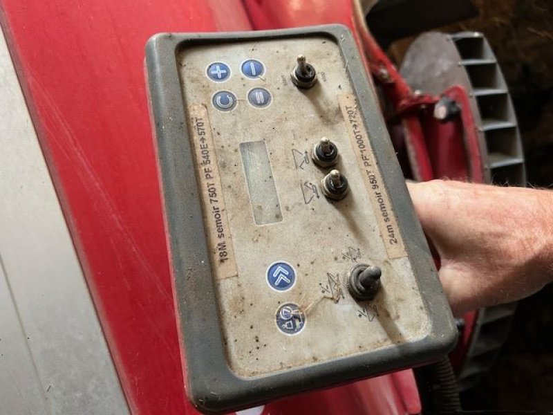 Düngerstreuer типа Kverneland EXACTA-HL, Gebrauchtmaschine в les hayons (Фотография 4)