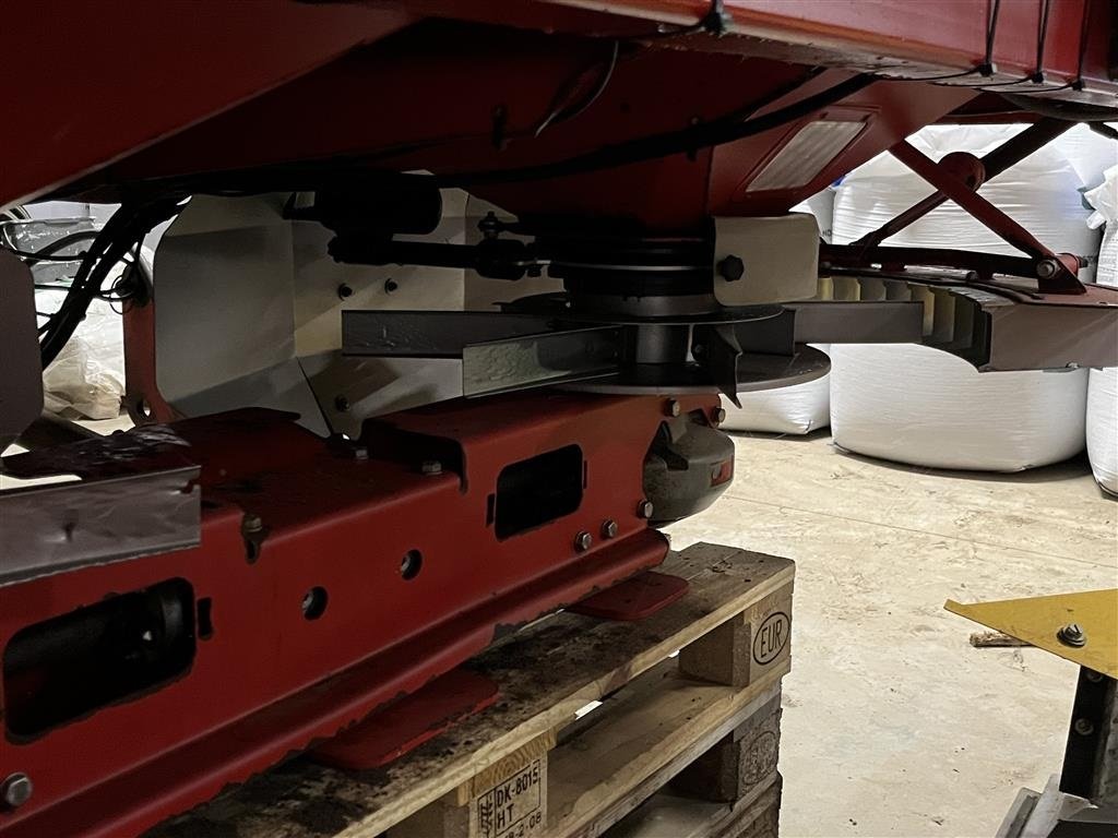 Düngerstreuer des Typs Kverneland Exacta TL Med vejeceller, kantspredning, presenning og nye spredevinger., Gebrauchtmaschine in Sakskøbing (Bild 6)