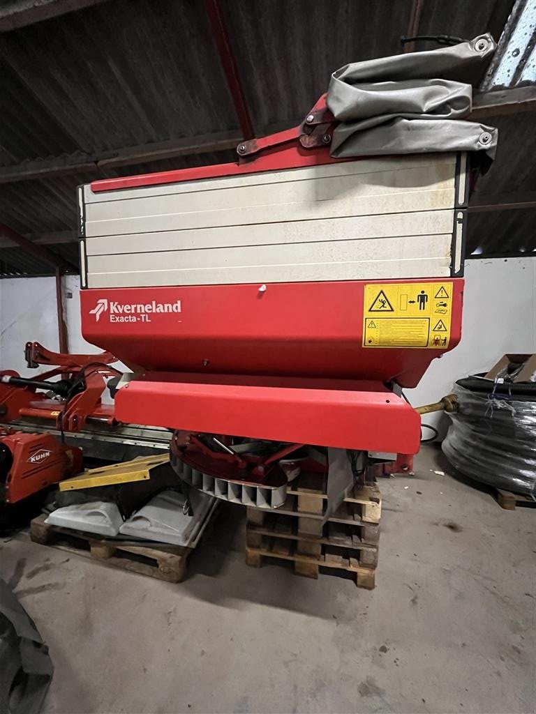 Düngerstreuer des Typs Kverneland Exacta TL Med vejeceller, kantspredning, presenning og nye spredevinger., Gebrauchtmaschine in Sakskøbing (Bild 2)