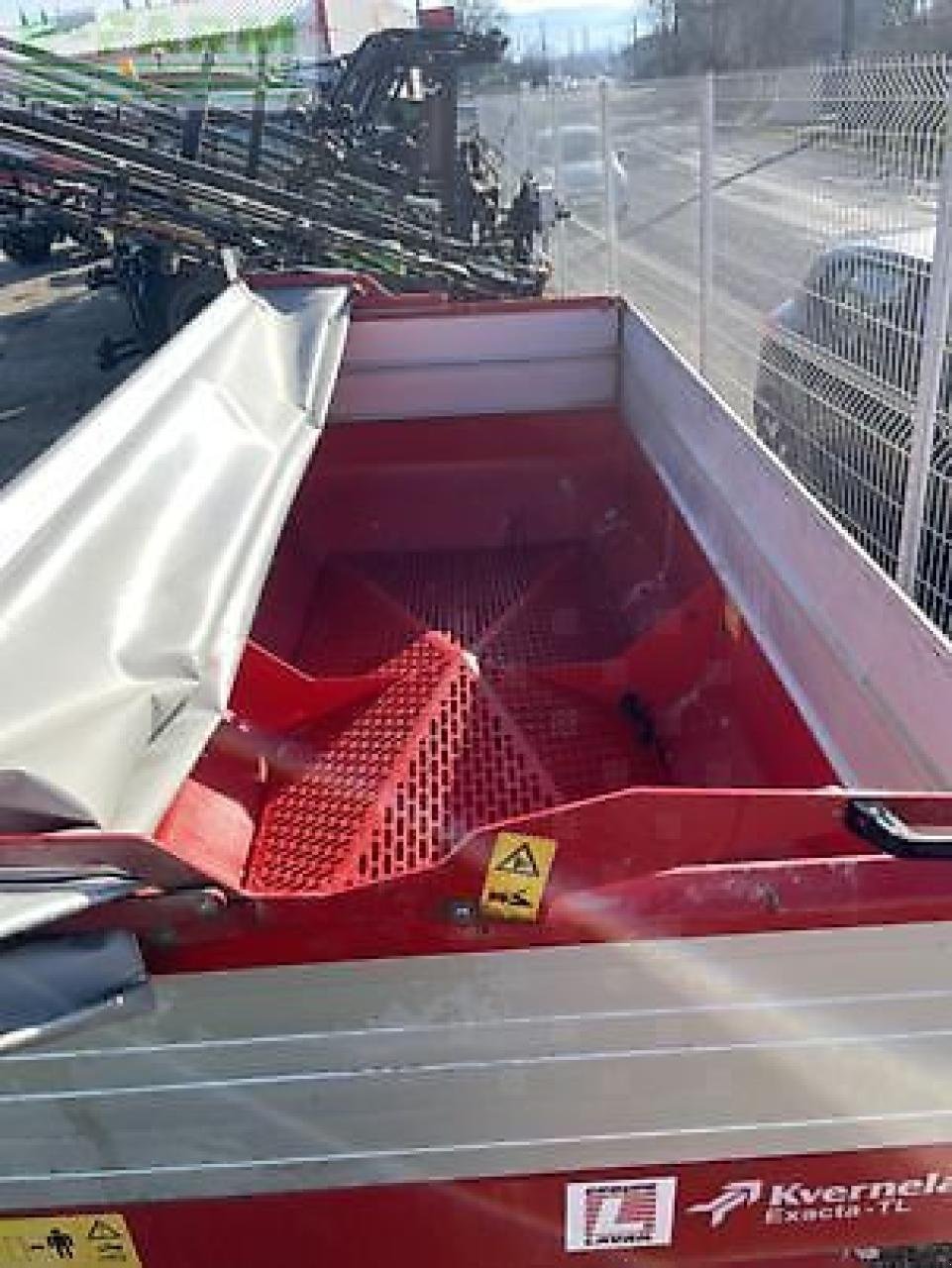 Düngerstreuer typu Kverneland exacta tl, Gebrauchtmaschine v MONFERRAN (Obrázek 8)