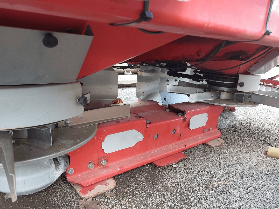 Düngerstreuer des Typs Kverneland EXACTA-TL, Gebrauchtmaschine in Nasbinals (Bild 8)