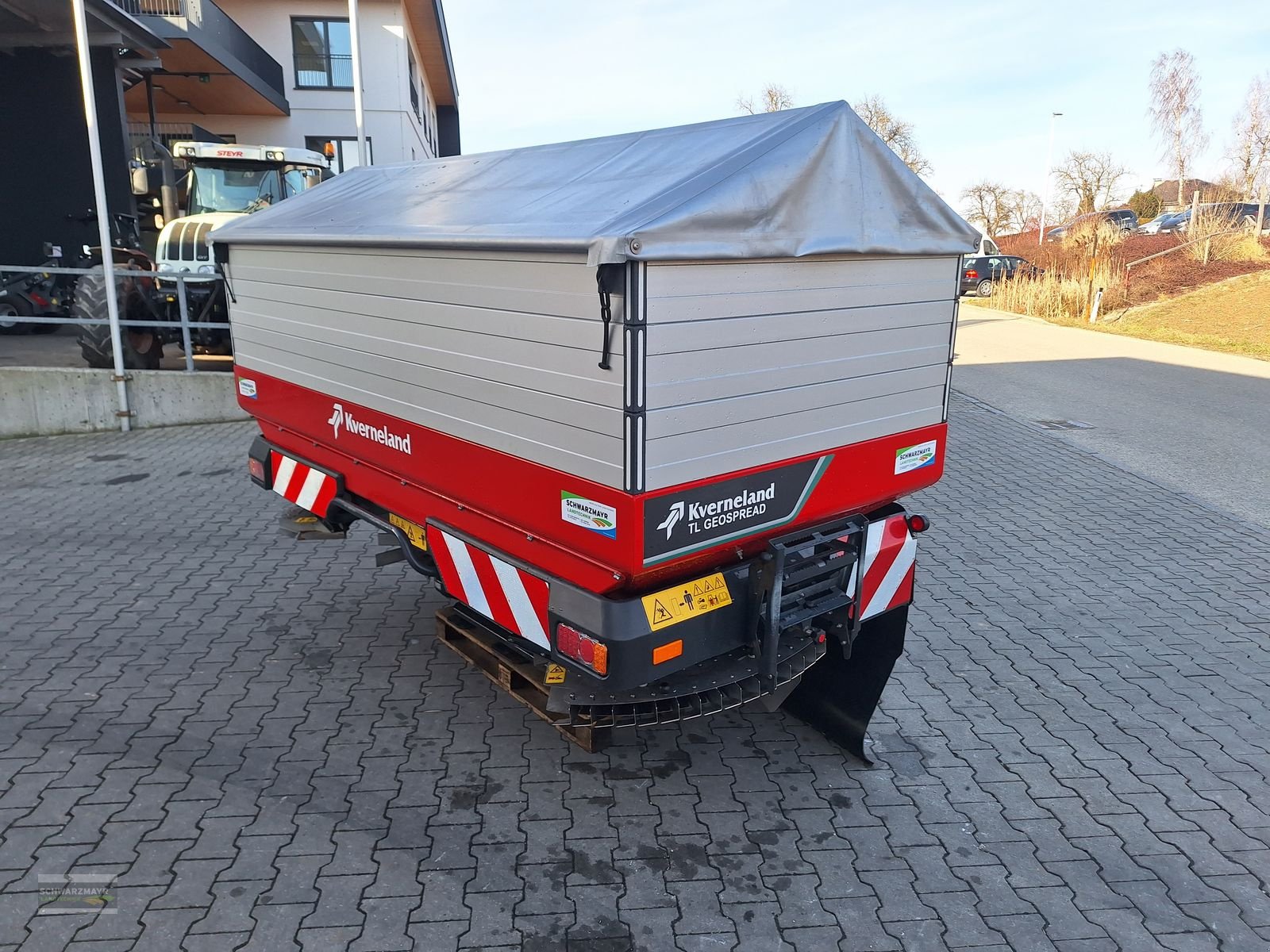 Düngerstreuer des Typs Kverneland Geospread 1500 G3, Neumaschine in Aurolzmünster (Bild 3)