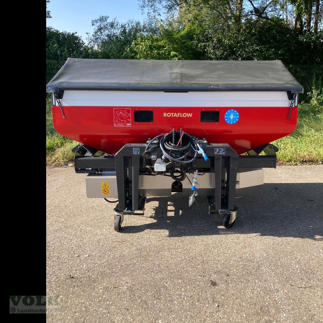 Düngerstreuer des Typs Kverneland RO-M EW 1100, Neumaschine in Friedberg-Derching (Bild 1)