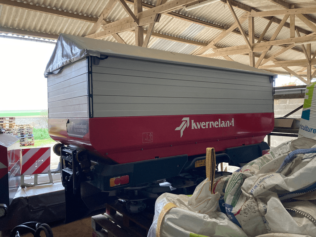 Düngerstreuer des Typs Kverneland TLX GEOSPREAD, Gebrauchtmaschine in CINTHEAUX (Bild 2)
