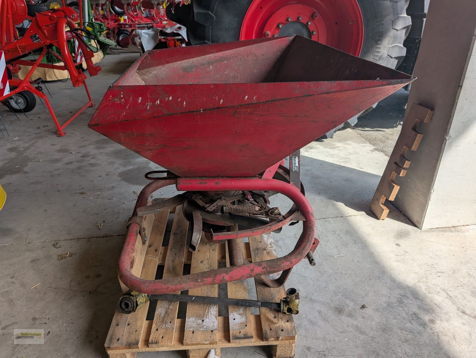 Düngerstreuer des Typs Lely 350 Liter, Gebrauchtmaschine in Senftenbach (Bild 2)