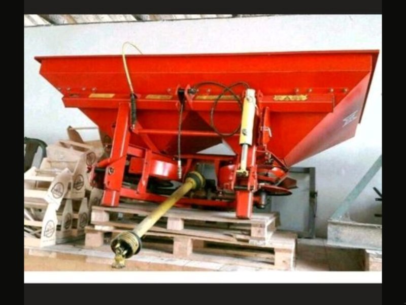 Düngerstreuer of the type Lely Centerliner 1200, Gebrauchtmaschine in Kulmbach (Picture 1)