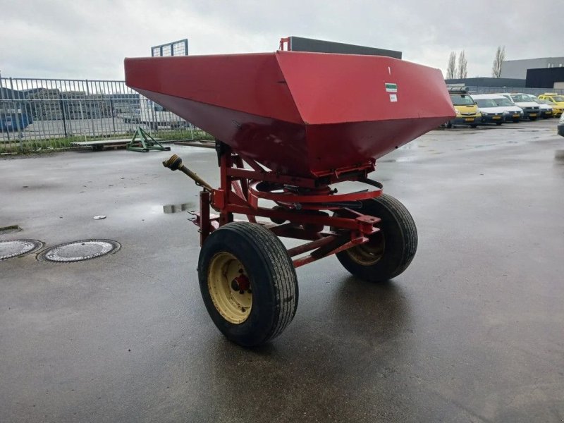 Düngerstreuer of the type Lely Meststrooier 1020, Gebrauchtmaschine in Groningen (Picture 1)