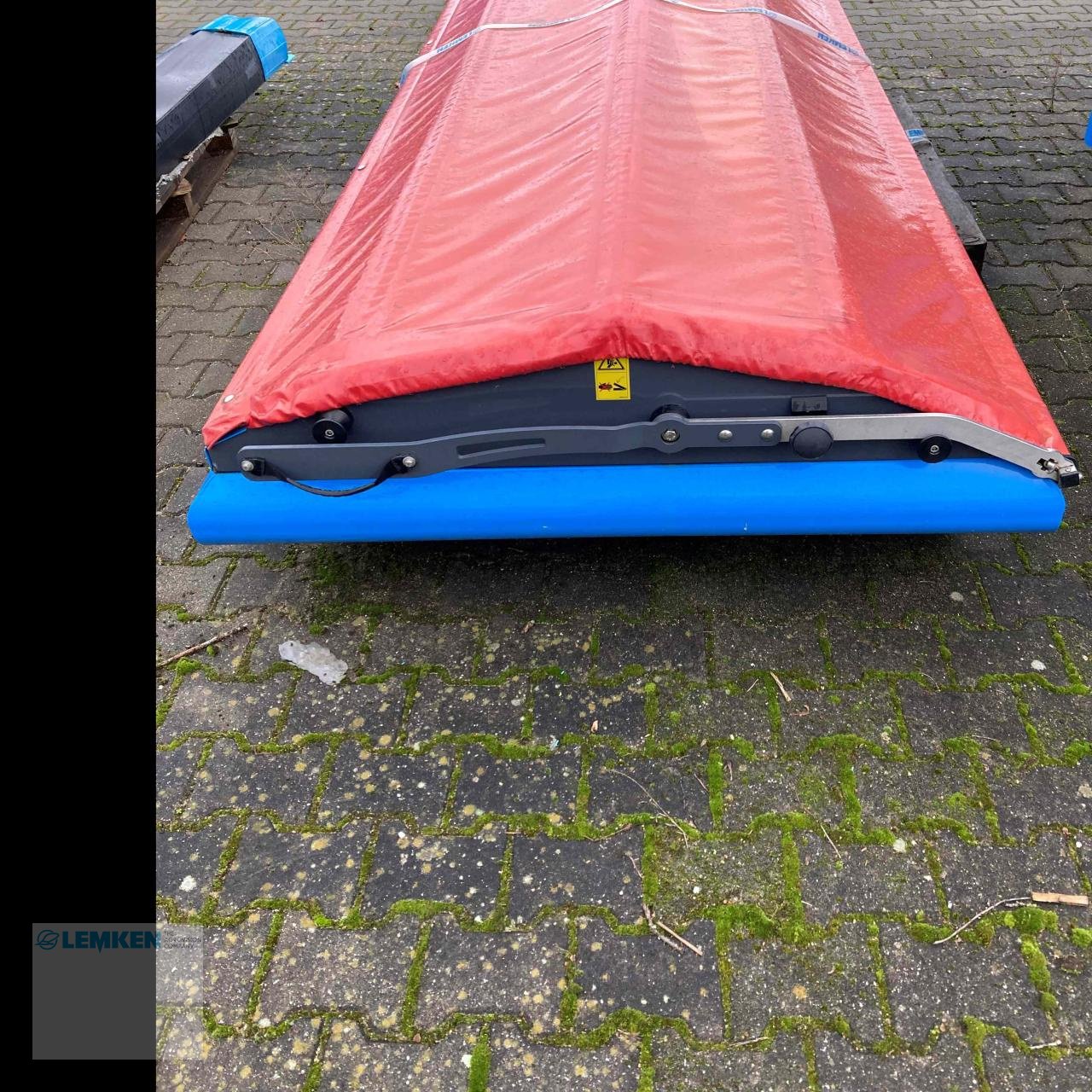 Düngerstreuer des Typs Lemken 1.100 Liter Behälteraufsatz mit mechanischer Plane für Polaris 14/1900, Gebrauchtmaschine in Alpen (Bild 3)