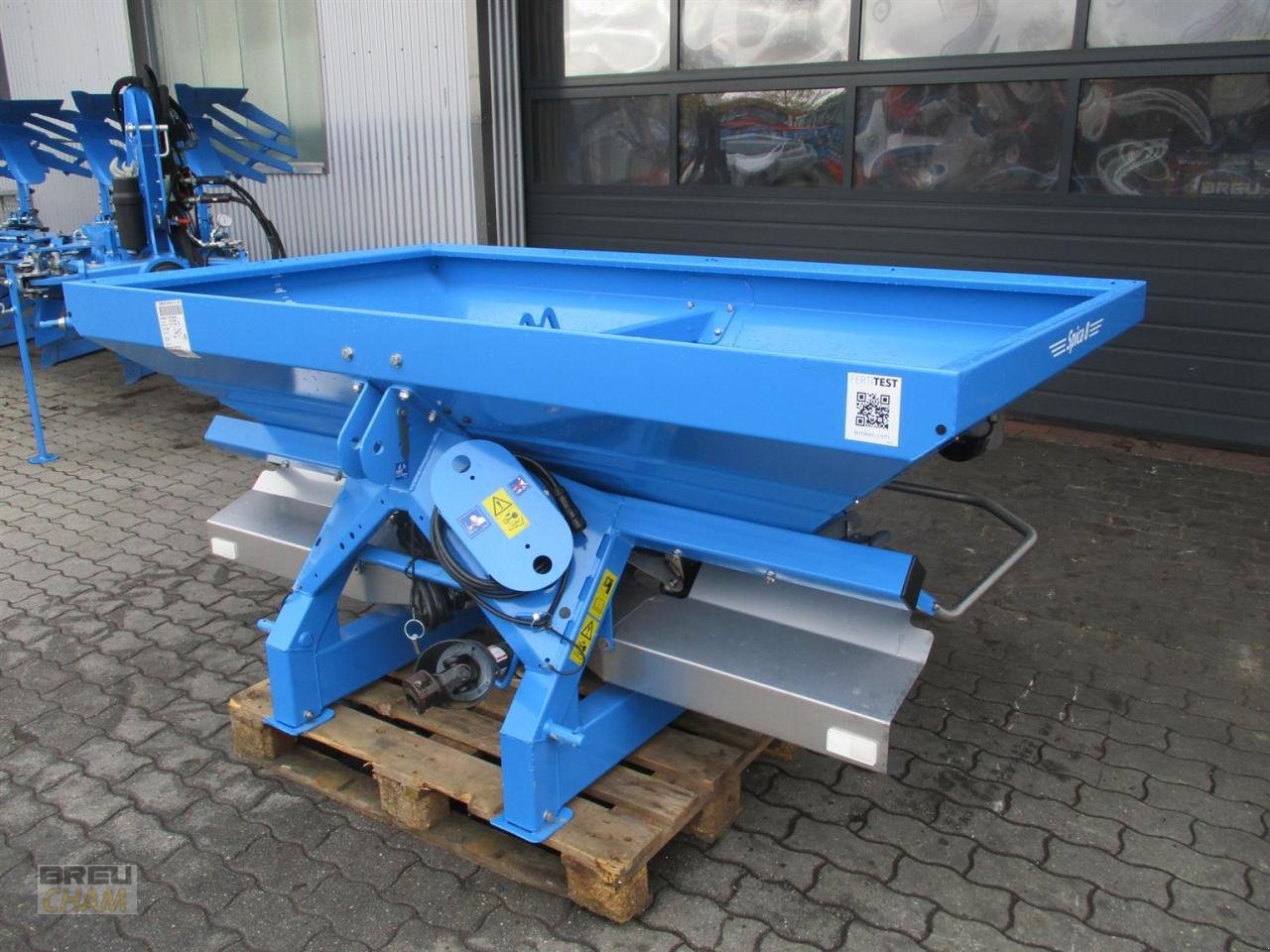 Düngerstreuer des Typs Lemken Spica 8/900, Neumaschine in Cham (Bild 1)