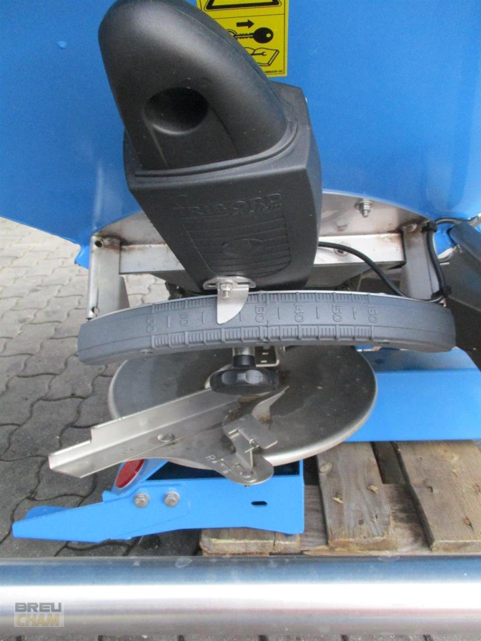 Düngerstreuer des Typs Lemken Spica 8/900, Neumaschine in Cham (Bild 8)