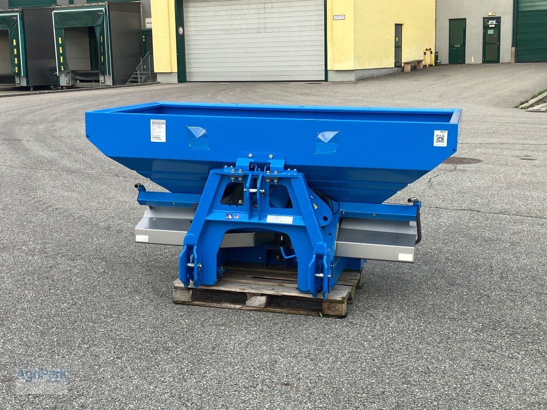 Düngerstreuer des Typs Lemken TAURI 12/2150, Neumaschine in Kirchdorf (Bild 1)