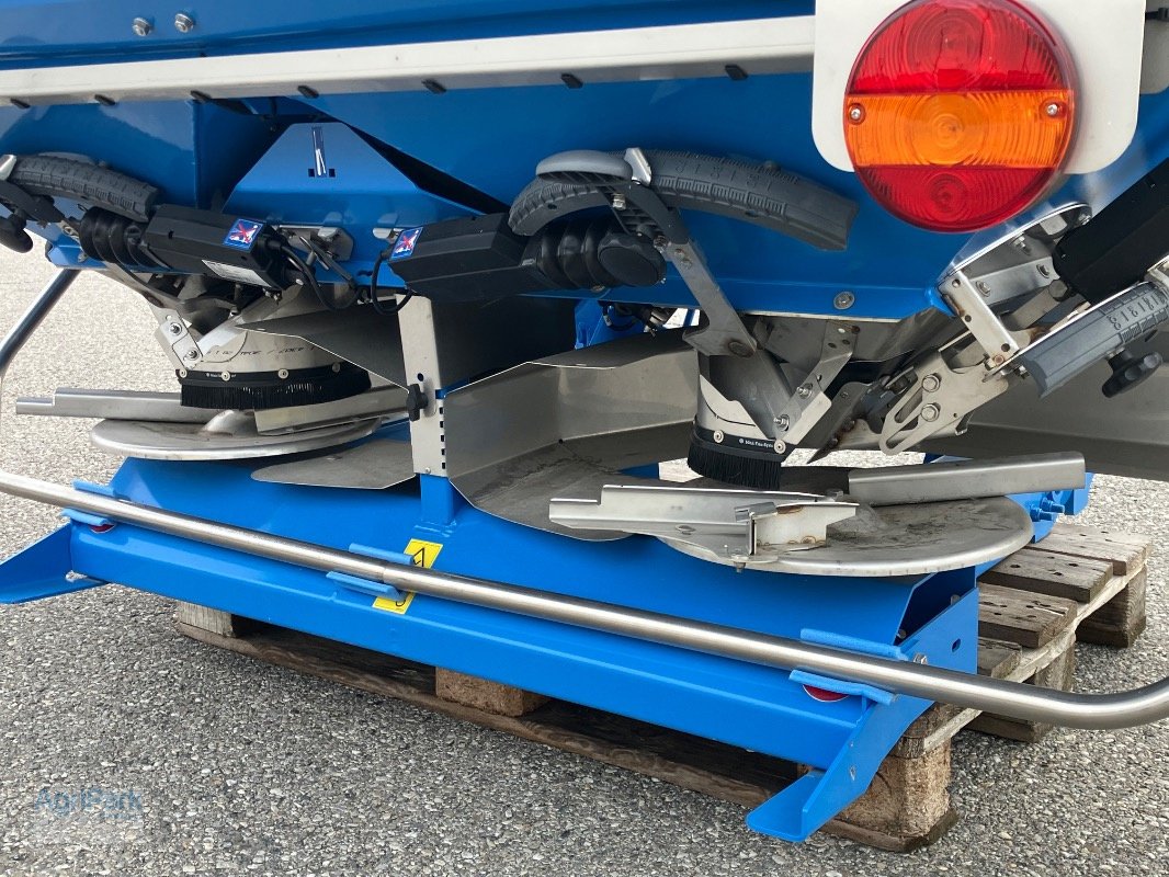 Düngerstreuer des Typs Lemken TAURI 12/2150, Neumaschine in Kirchdorf (Bild 6)