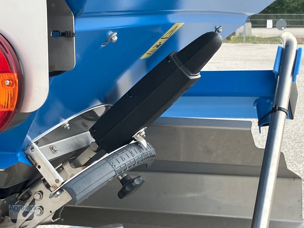 Düngerstreuer des Typs Lemken TAURI 12/2150, Neumaschine in Kirchdorf (Bild 7)