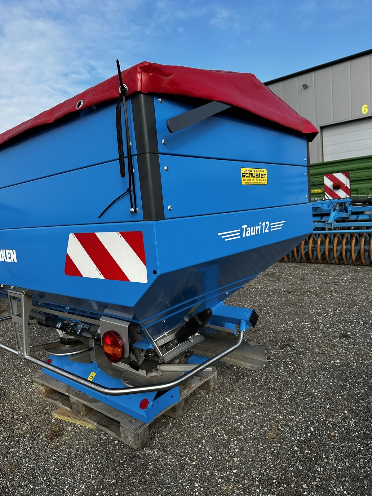 Düngerstreuer of the type Lemken Tauri 12/2150, Gebrauchtmaschine in Grund (Picture 4)