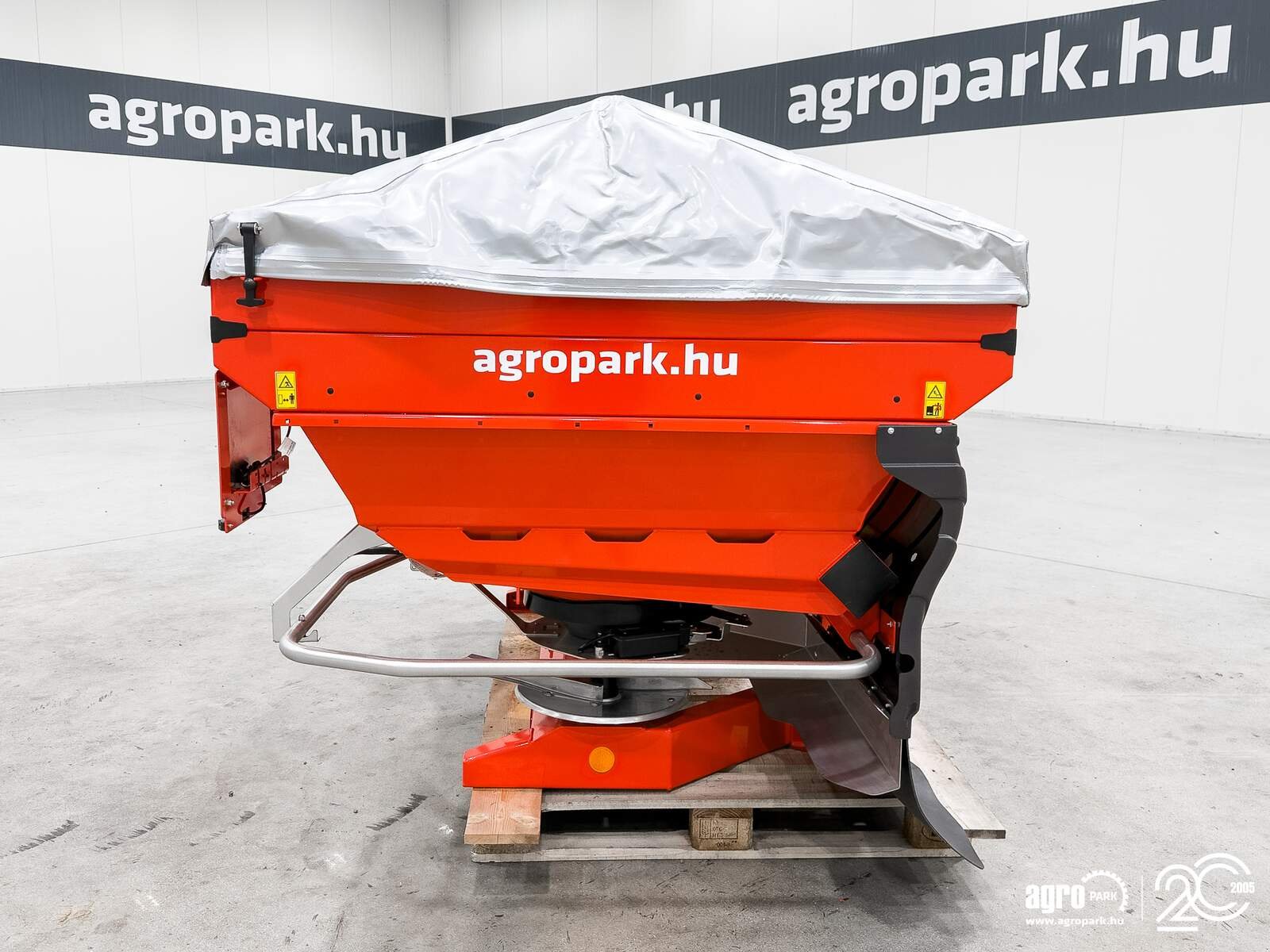 Düngerstreuer of the type Maschio Primo E218 1805 liter, 12-36 m fertilizer spreader, Gebrauchtmaschine in Csengele (Picture 5)