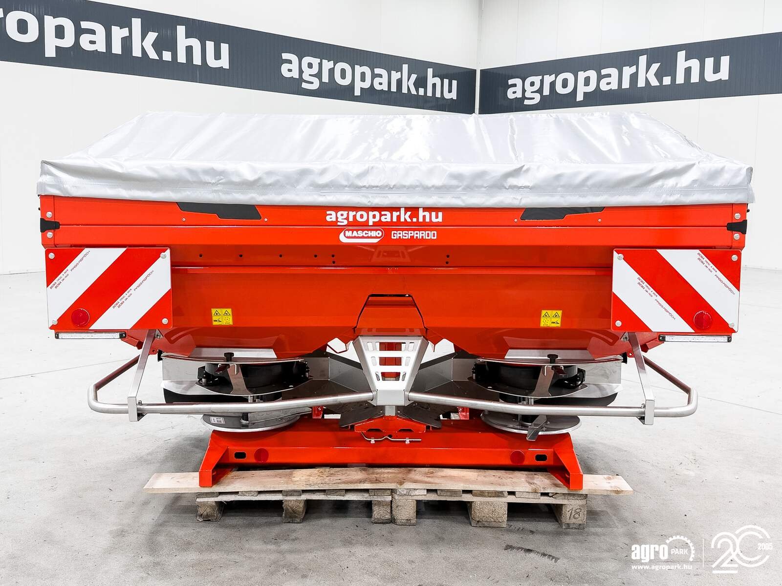 Düngerstreuer of the type Maschio Primo E218 1805 liter, 12-36 m fertilizer spreader, Gebrauchtmaschine in Csengele (Picture 7)