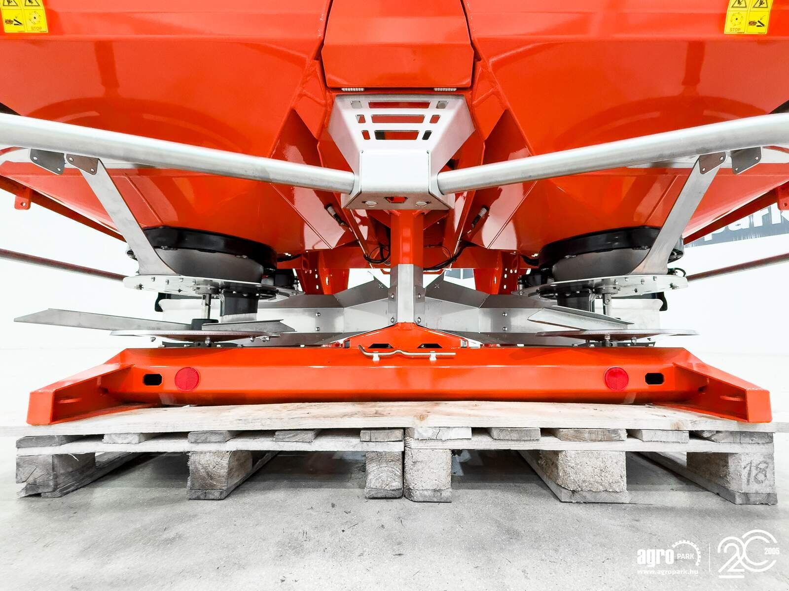 Düngerstreuer of the type Maschio Primo E218 1805 liter, 12-36 m fertilizer spreader, Gebrauchtmaschine in Csengele (Picture 14)