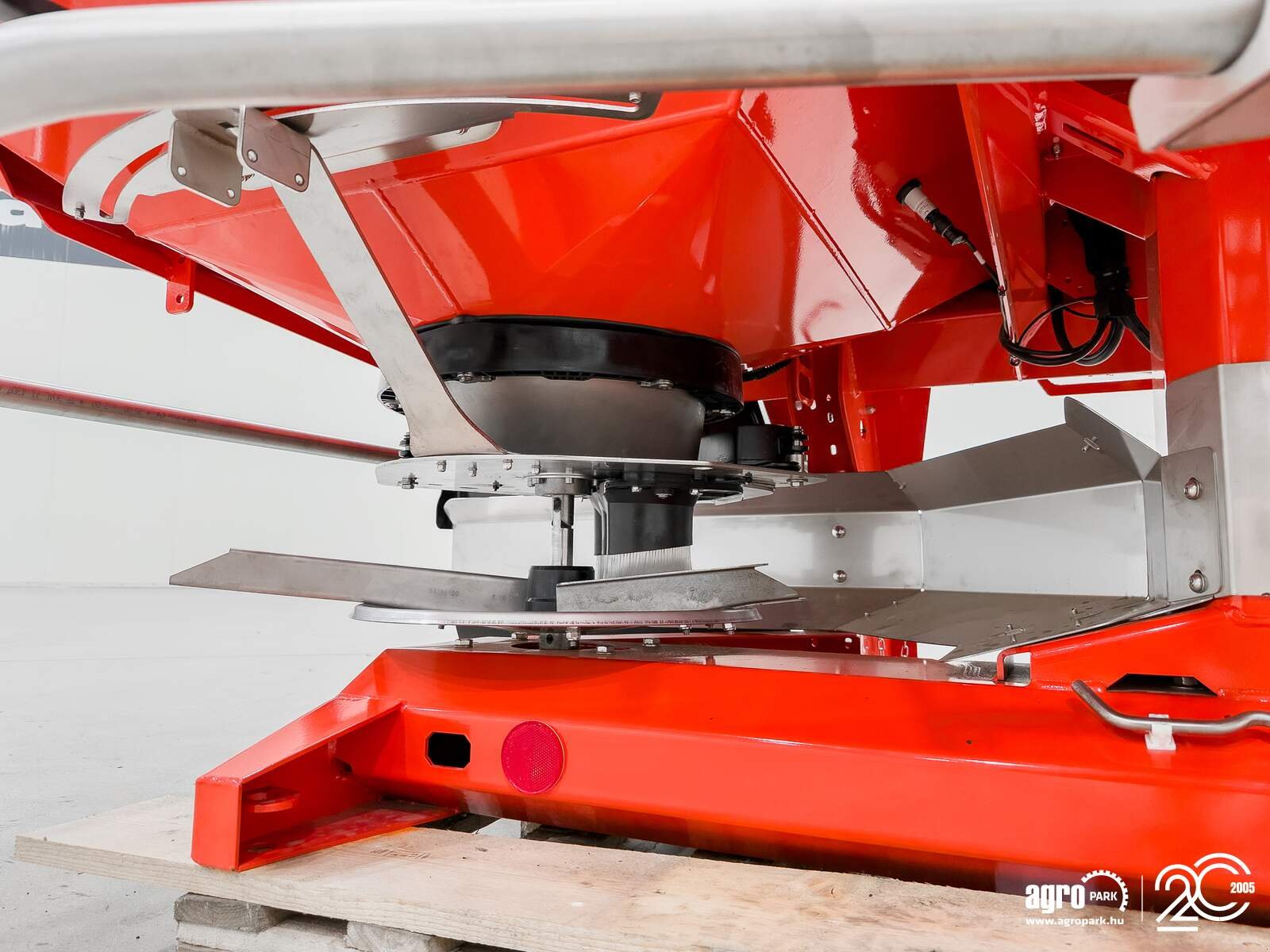 Düngerstreuer of the type Maschio Primo E218 1805 liter, 12-36 m fertilizer spreader, Gebrauchtmaschine in Csengele (Picture 15)