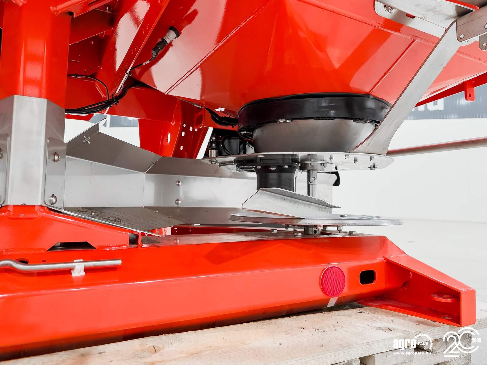 Düngerstreuer of the type Maschio Primo E218 1805 liter, 12-36 m fertilizer spreader, Gebrauchtmaschine in Csengele (Picture 17)