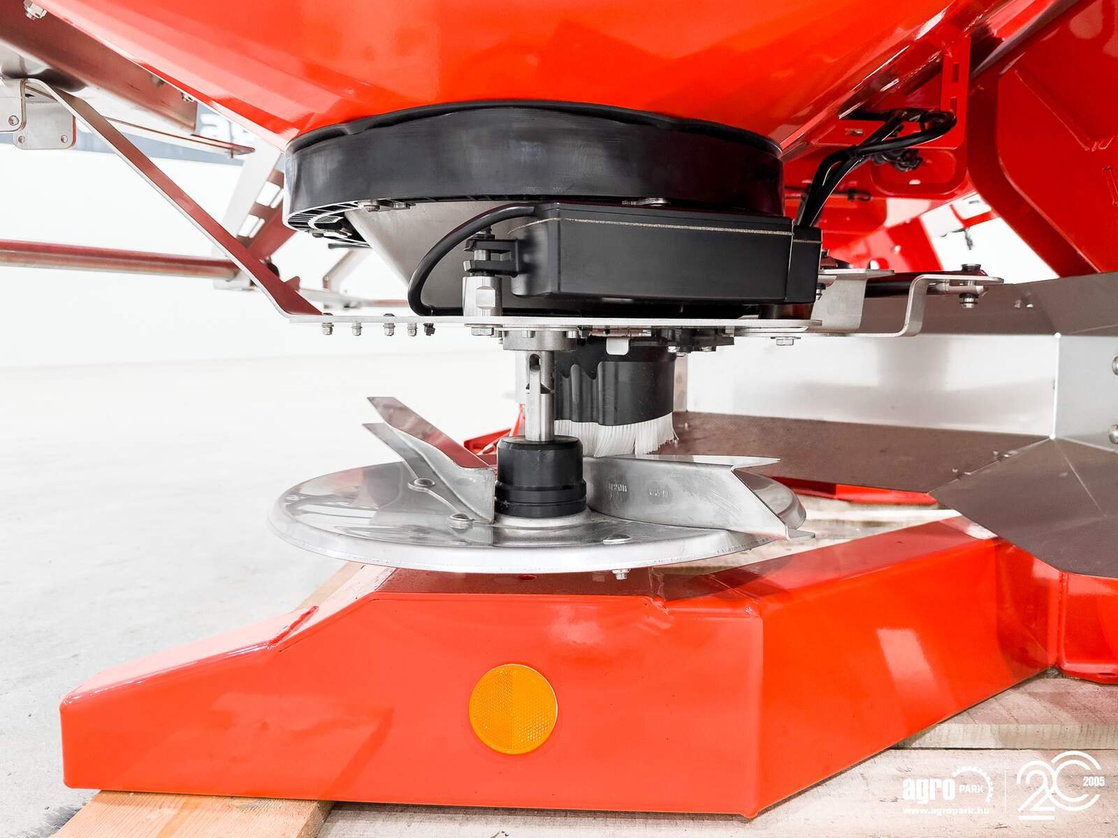 Düngerstreuer of the type Maschio Primo E218 1805 liter, 12-36 m fertilizer spreader, Gebrauchtmaschine in Csengele (Picture 23)