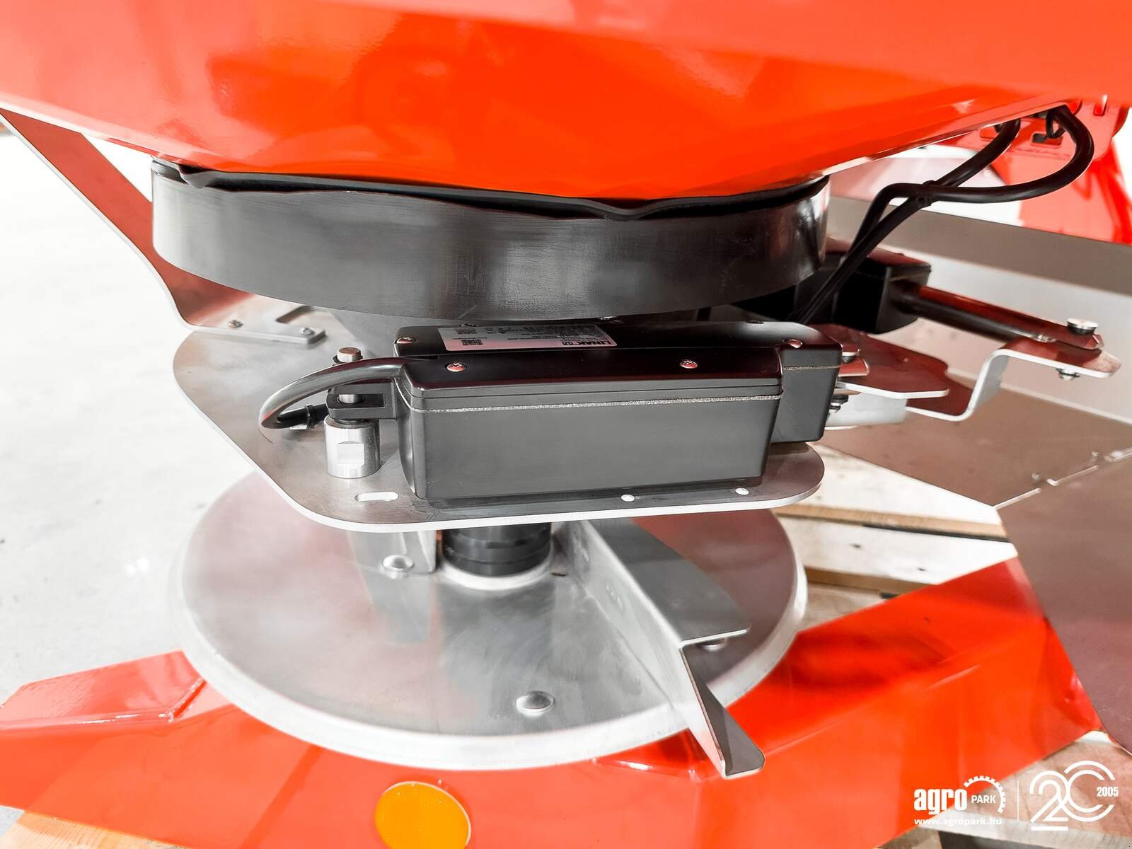 Düngerstreuer of the type Maschio Primo E218 1805 liter, 12-36 m fertilizer spreader, Gebrauchtmaschine in Csengele (Picture 24)